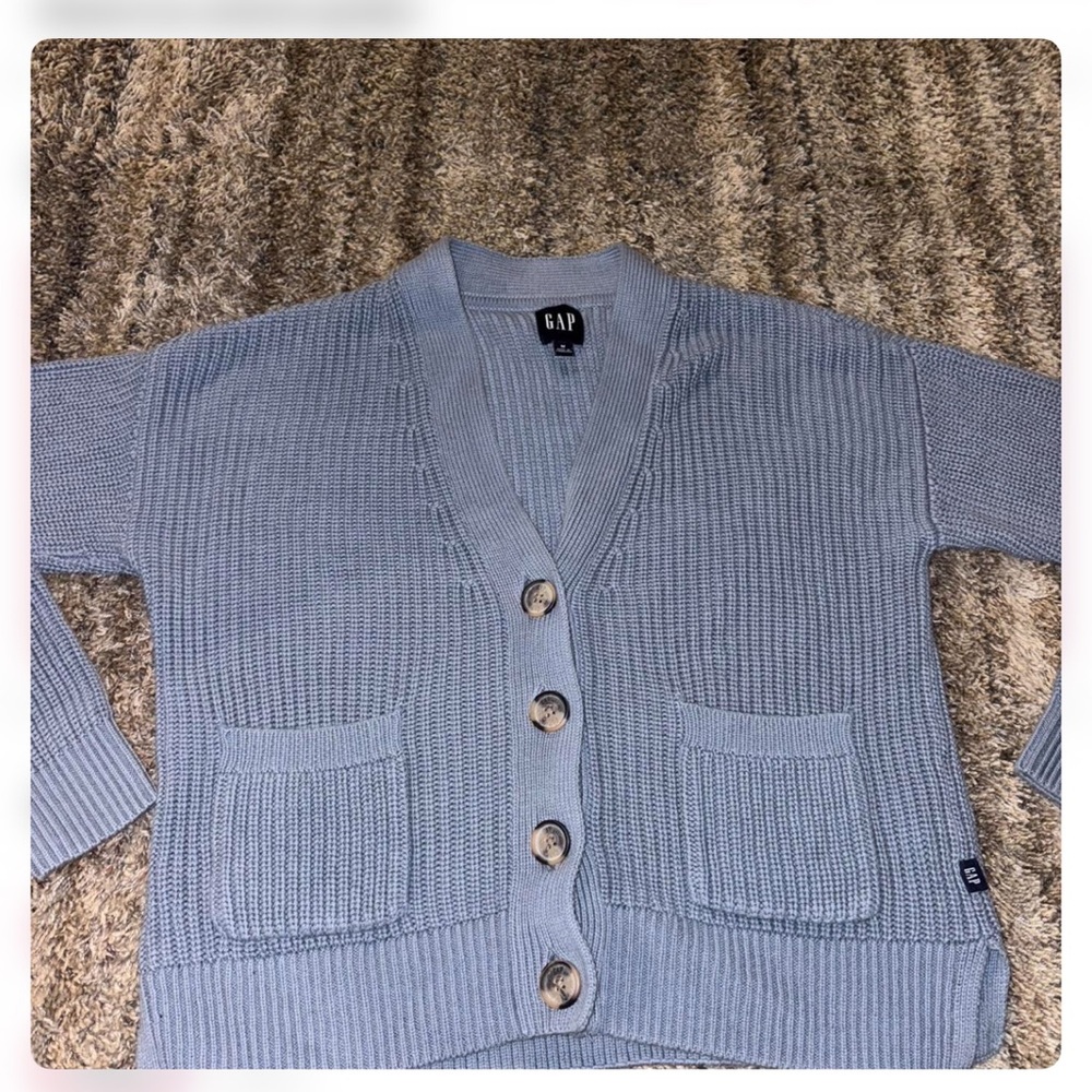 GAP Women's slight cropped Cardigan Sweater